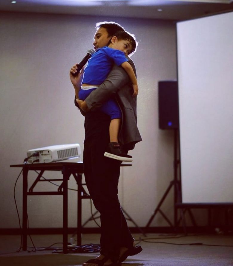 "Nak.. Cintailah Allah melebihi apapun"