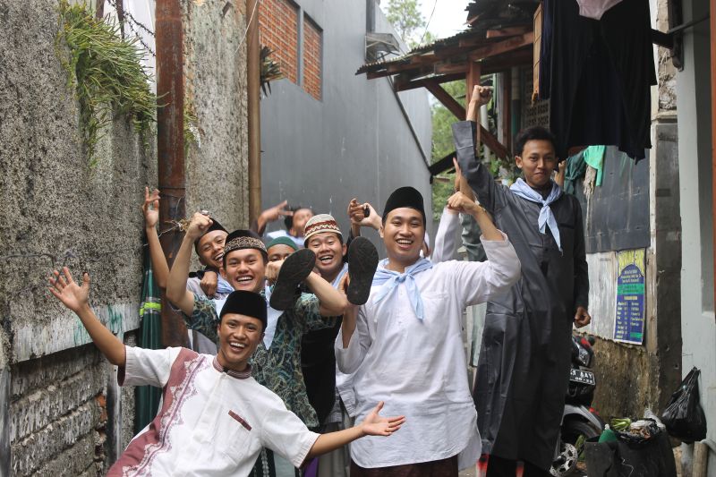 Hey cahaya, selamat mencahaya yaa!