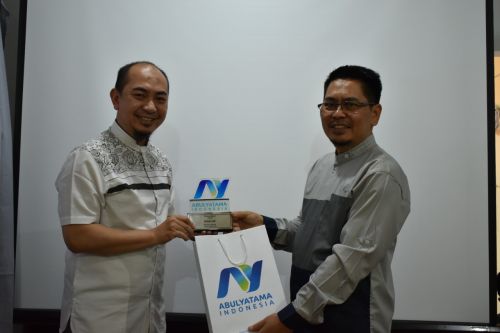 Penyerahan Plakat Tanda Kasih untuk Entitas Peradaban